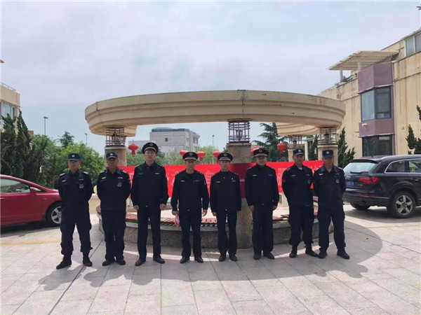 “為民辦實(shí)事”，嶗山一小區(qū)臨時(shí)地樁被再次清理